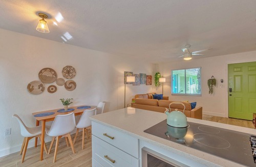 Dunedin Condo | Comfy King Beds Spotlessly Clean 1 Mi 2 Honeymoon Isl Beach Pass Included 4 Stay