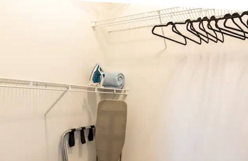 Atlanta Apartment | Comfy Superstar Getaway w/Selfie Wall, Free Parking & Wifi