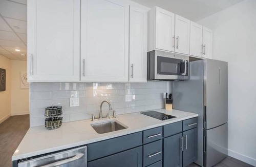 Spruce Hill Apartment | Coming for CHOP or PENN? This is a GREAT CHOICE