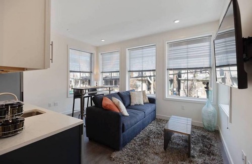 Spruce Hill Apartment | Coming for CHOP or PENN? This is a GREAT CHOICE