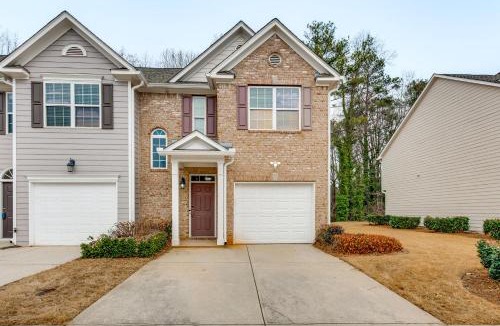 Decatur House | Community Pool! East ATL Base Near Mercedes-Benz