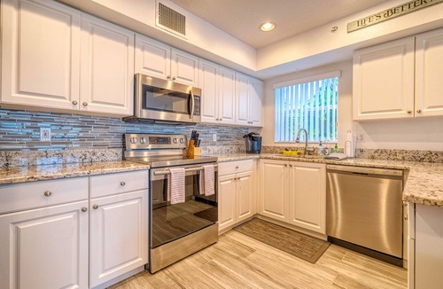 Indian Rocks Beach Condo | Completely remodeled 2/2 Beachside Condo.