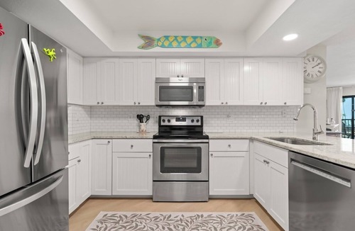Sanibel Condo | Completely renovated one bedroom on the beach, 65' Samsung TV tennis, pool.
