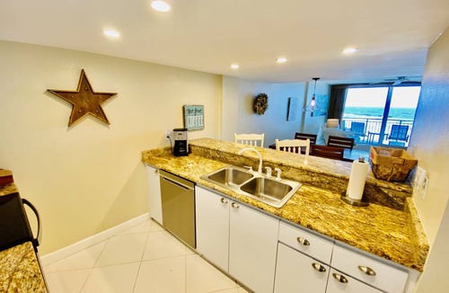 New Smyrna Beach Condo | Condo ∙ 2 bedrooms ∙ 6 guests