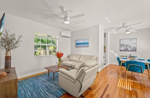 Central Beach Apartment | Condo by the Beach King Bed Lush Patio w BBQ Breakers Key Seven H0MES