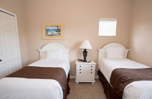 Bahama Bay Hotel | Condo hotel Villa near Disneyworld fit up to 10 people 3 bedroom 2 baths