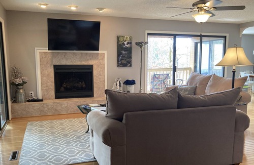 Salem Condo | Condo in Keowee Key Resort on Lake Keowee with Renovated Kitchen & Dog Friendly