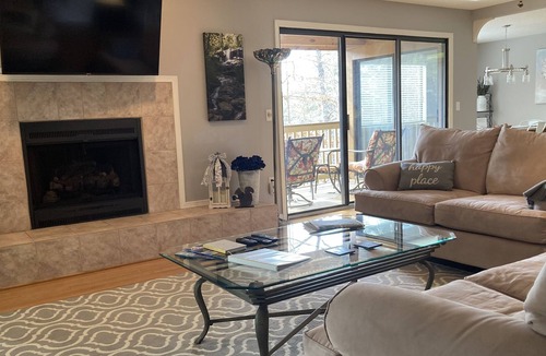 Salem Condo | Condo in Keowee Key Resort on Lake Keowee with Renovated Kitchen & Dog Friendly