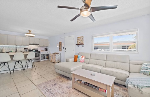 Cape Caneveral Beach Gardens Condo | Condo | Pool | Walk to the beach