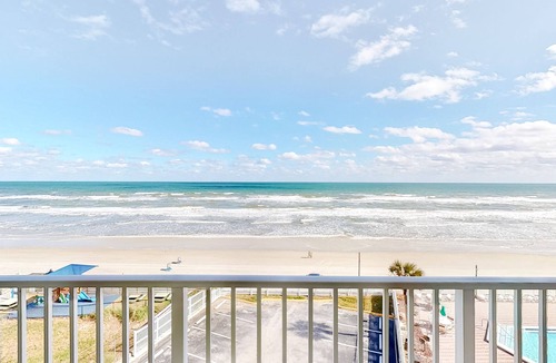 Lenox Park Condo | Condo w/furnished balcony, shared pool, hot tub, game room, gym, & beach access
