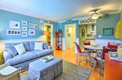 Old Naples Apartment | Condo with Pool Access Walk to Shopping and Beach!