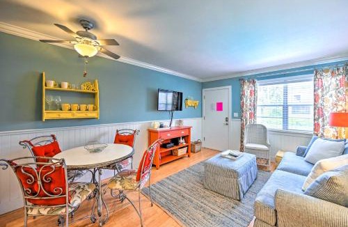 Old Naples Apartment | Condo with Pool Access Walk to Shopping and Beach!
