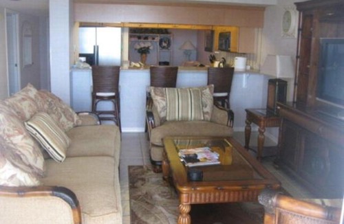 Park Shore Apartment | Condo with Pool near Beach