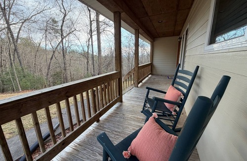 Wilkesboro House | Connect with nature with convenience of location