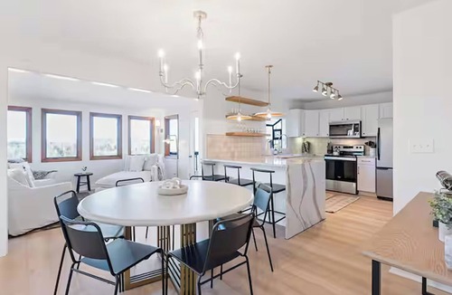Brevard House | Connestee Falls Amazing Mountain Views Sauna Hot Tub Peloton Sleeps 12