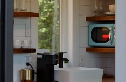 Hiawassee Cabin | Container Treehouse by Hiawassee Glamping