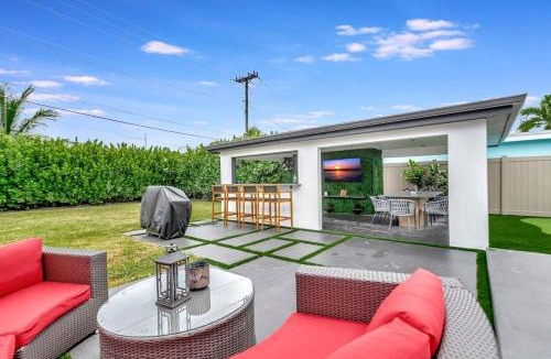 Lake Ridge House | Contemporary 3BR 3 BA Duplex, Amazing Outdoor Area