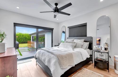 Lake Ridge House | Contemporary 3BR 3 BA Duplex, Amazing Outdoor Area