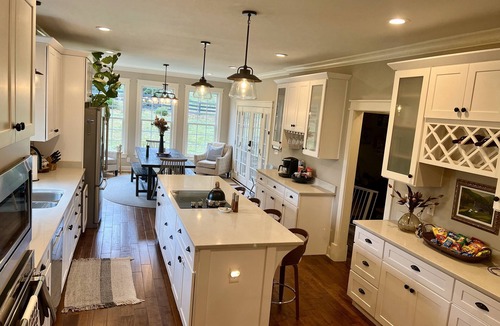 Franklin House | Contemporary Country Charm in Franklin TN! Minutes from Cool Springs & Nashville