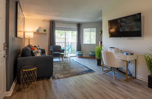 Survey Creek Apartment | ∰ Contemporary Extended stay ∰ King Bed ∰ Near Hospitals - Cantena
