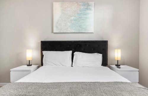 Melbourne Apartment | Contemporary Haven with Modern Amenities