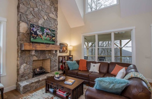 Blowing Rock Cabin | Contemporary Mountain Home with Views
