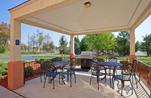 Somerset Apartment | Contemporary Suite w/Private Kitchen and Free Parking! Near Rutgers University