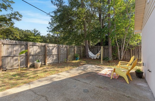 Pine Forest Apartment | Convenience in Central Pensacola, Pet Friendly!