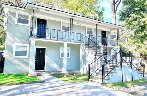 North Charleston Apartment | Convenient Bright 2 beds/1 Bath Apartment+10 Min Airport.Easy Access to Highway.