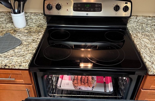 Arlington Apartment | Convenient Corporate Housing – Includes Parking
