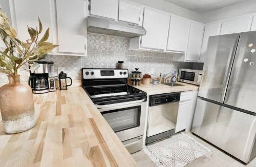 Tallahassee House | Convenient Game Day 1BR - Condo Near FSU Stadium