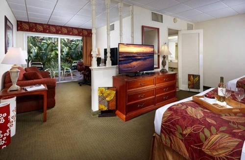 Moorings Hotel | Convenient Room for Families Near Parks and Mini Golf