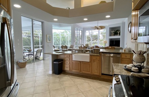 Marco Island House | Convenient walk to the Winterberry beach access & Marco Walk activities!