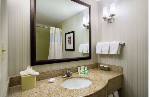 Hopelawn Hotel | Conveniently Located on I-95 | Minutes to Rutgers University | Unit w/Pool