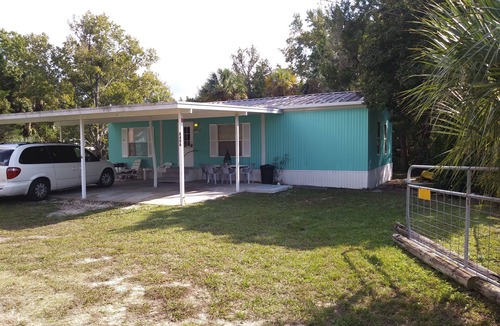 Chassahowitzka House | COOL CHAZ Waterfront River Rental-4Kayaks-1Canoe-2docks-boathouse