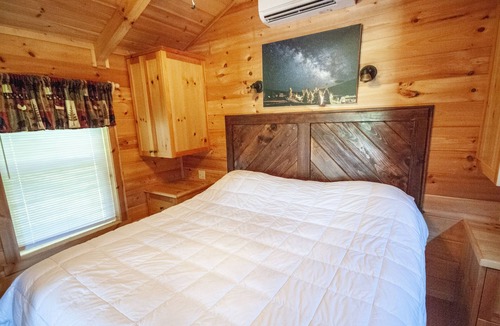Blairsville Cabin | Copperhead Lodge Cabin number 2. 1 bedroom 1 bath Sleeper Sofa. Sleeps 4.