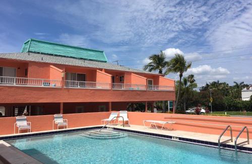Bradenton Beach Apartment | Coquina Beach Club 109