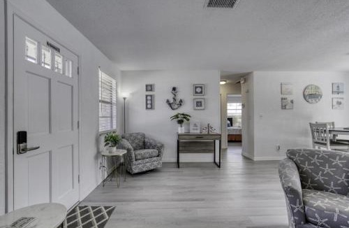 South Daytona House | Coquina Cabana with fenced yard and adorable decor