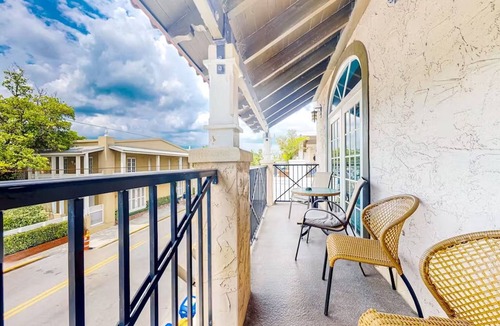 Historic Seaport Apartment | Coral Reef Suite | 1 bed, 1 bath monthly rental near Key West's historic waterfront
