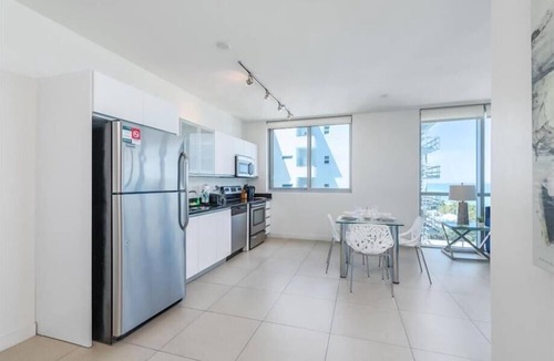 North Beach Apartment | Corner Ocean Front View | Outdoor Pool| Miami