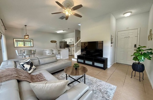 Kissimmee House | Corner Resort Luxe 4BR 3BA with Private Pool Near Parks