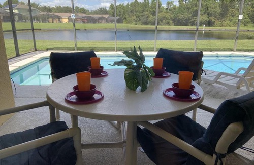 Sandy Ridge Villa | Cosy 4 Bed Villa Overlooking A Lake