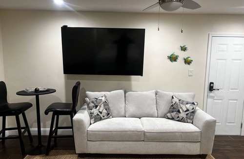 Melbourne Beach Apartment | Cosy ground floor apartment in house on a private beach.