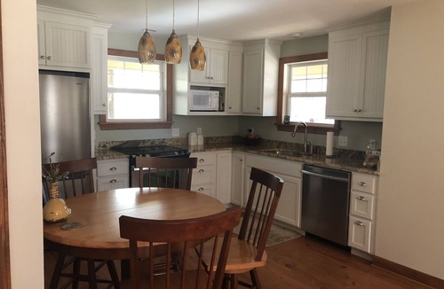 Wagener House | Cottage/House 40 Minute EZ Drive To Master Golf Tournament