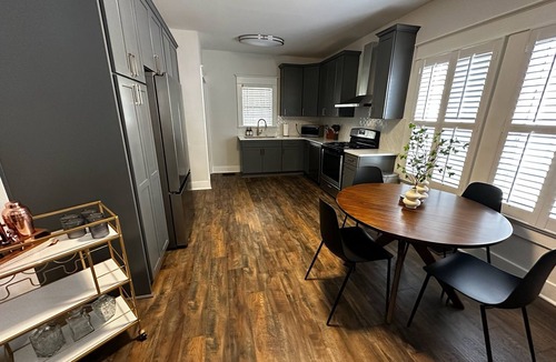 Murfreesboro House | Cottage, Parking, MTSU, downtown Murfreesboro
