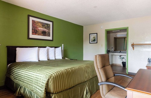 Cumberland Hotel | Country Hearth Inn & Suites Marietta