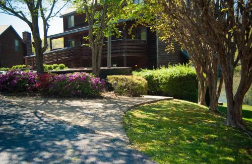 Cleveland Apartment | Country Hideaway at Mountain Lakes Resort
