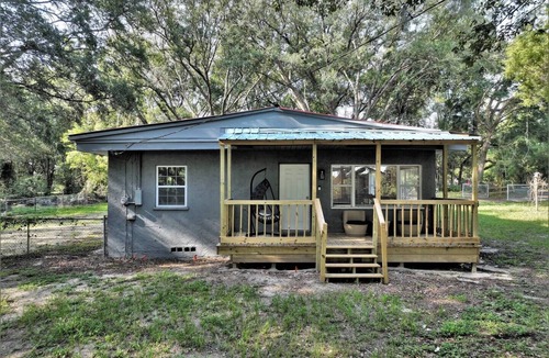 Weirsdale House | Country Hideaway near The Villages, Ocala & Springs