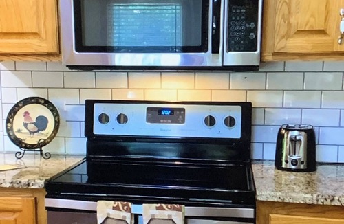 Sylva House | Country House by the Creek in Sylva/Pet friendly!