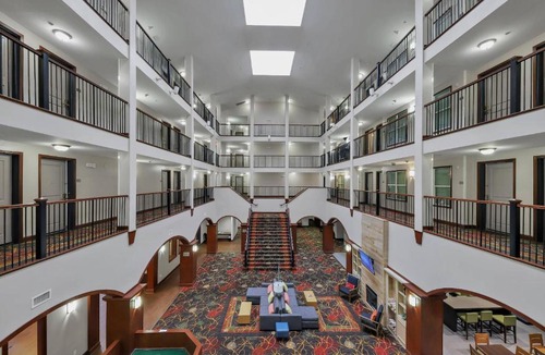 Hoschton Hotel | Country Inn & Suites by Radisson, Braselton, GA